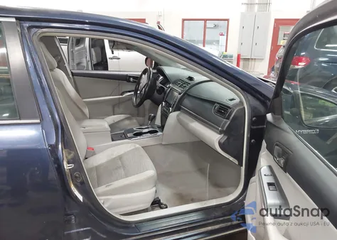 2014 Toyota Camry Hybrid Xle z USA, uszkodzony, nr VIN 4T1BD1FK1EU126570